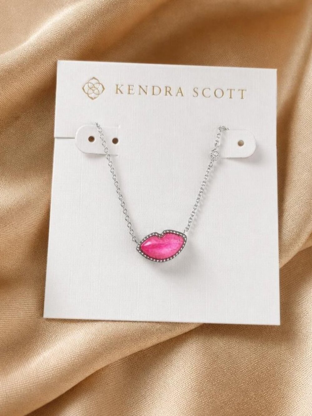Kendra Scott Lips Silver Hot Pink Mother-of-Pearl Pendant Necklace